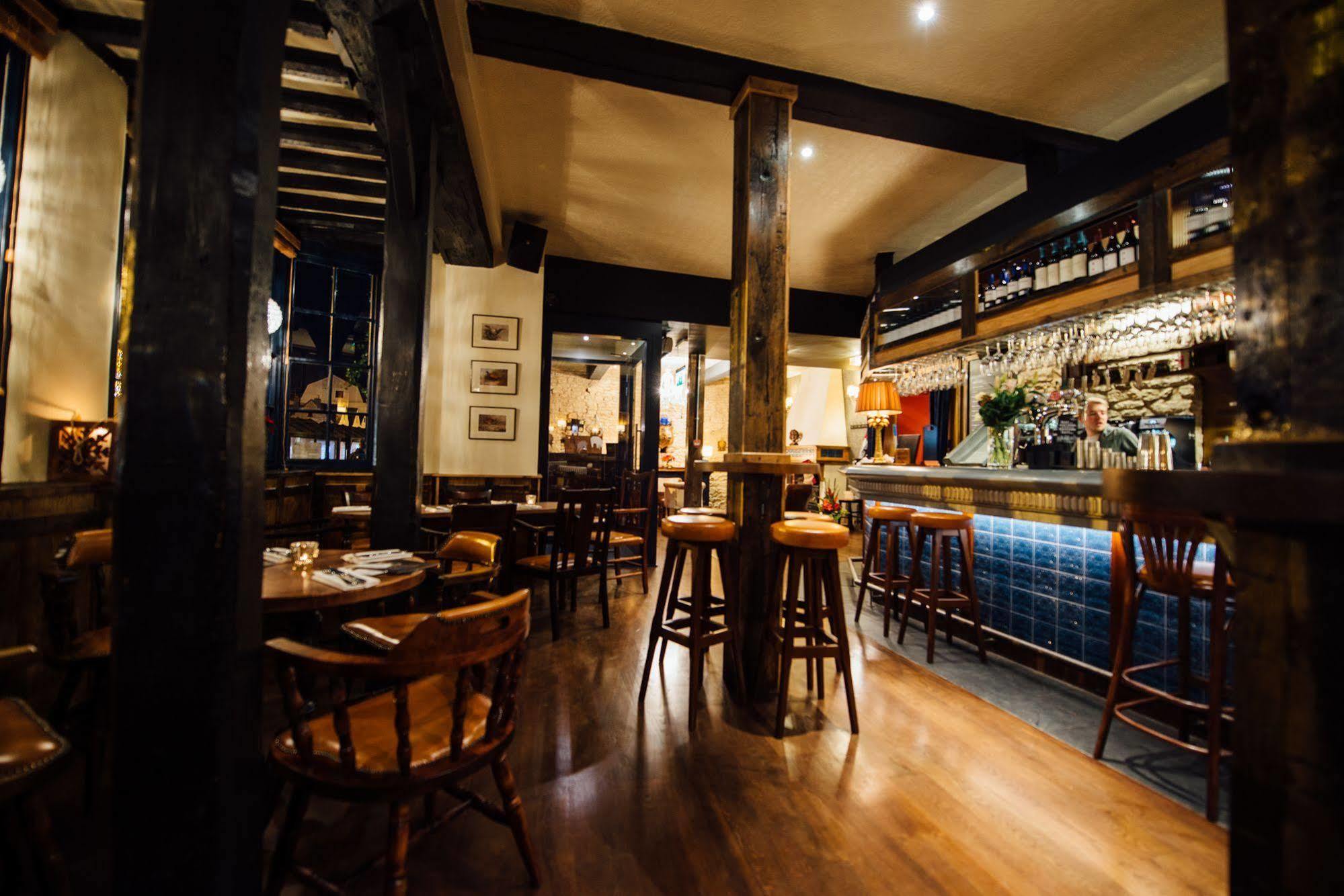 The Blue Boar Hotel Witney Exterior photo