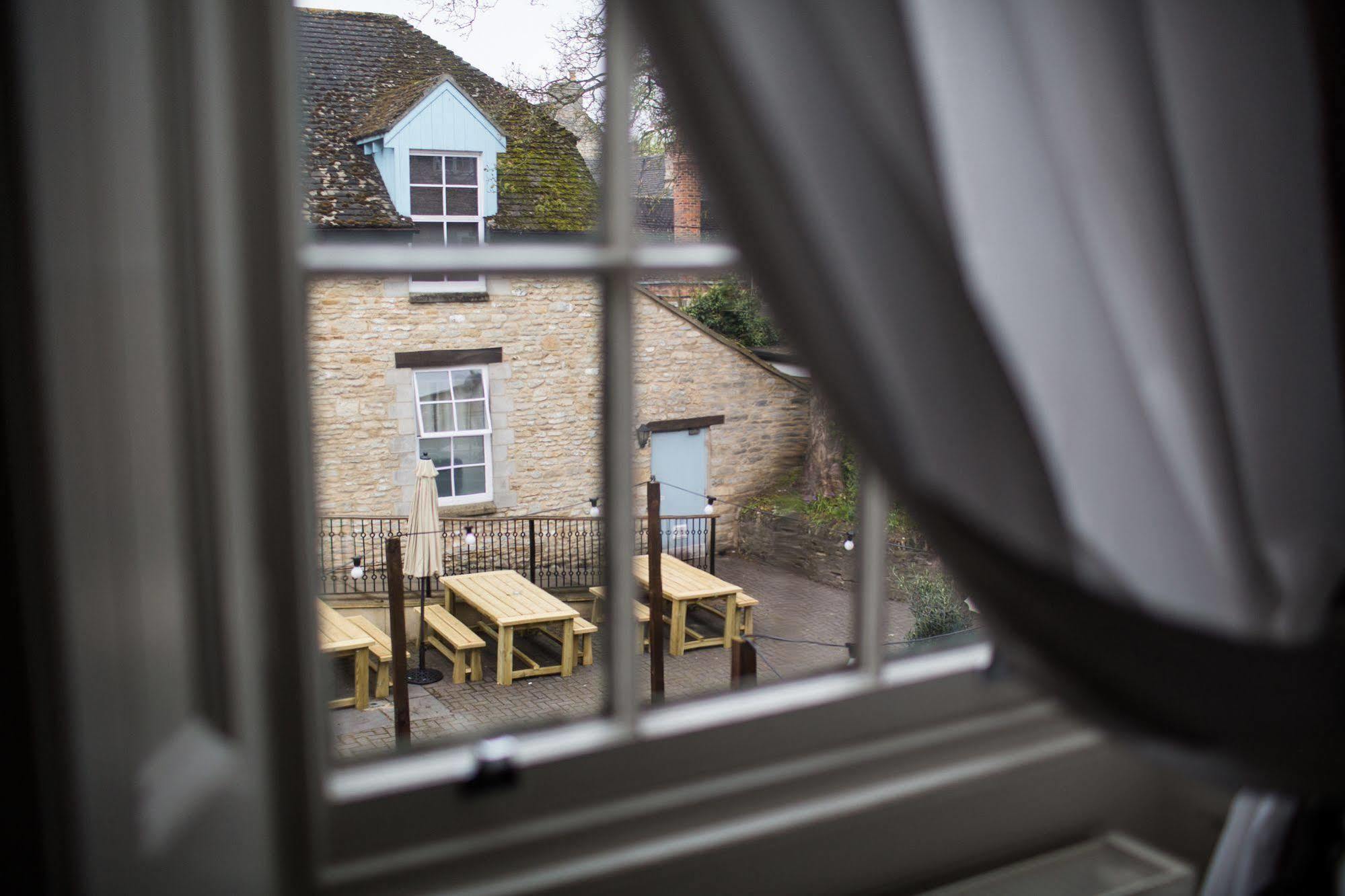The Blue Boar Hotel Witney Exterior photo
